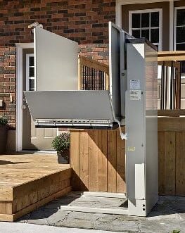 Savaria Multilift Outdoor Vertical Platform Lift