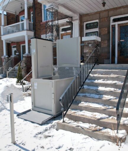 Savaria Multilift Commercial Vertical Platform Lift - Image 2