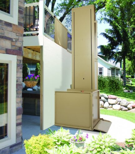 Bruno 3200 Series Outdoor Vertical Platform Lift - Image 2