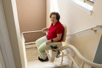 Harmar Helix Curved Stairlift